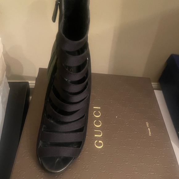 SOLD‼️‼️‼️Gucci Kid sandal black - Picture 6 of 7